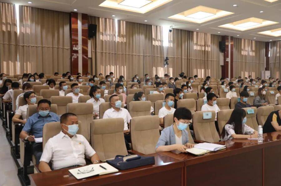 阿勒泰市初中最新招聘信息及教育发展趋势分析概览